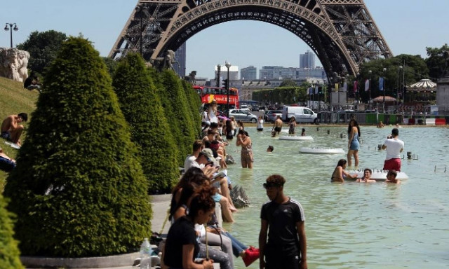 Καιρός: «Φλέγονται» Ευρώπη και ΗΠΑ από τον καύσωνα – Πότε φτάνει στην Ελλάδα (pics)