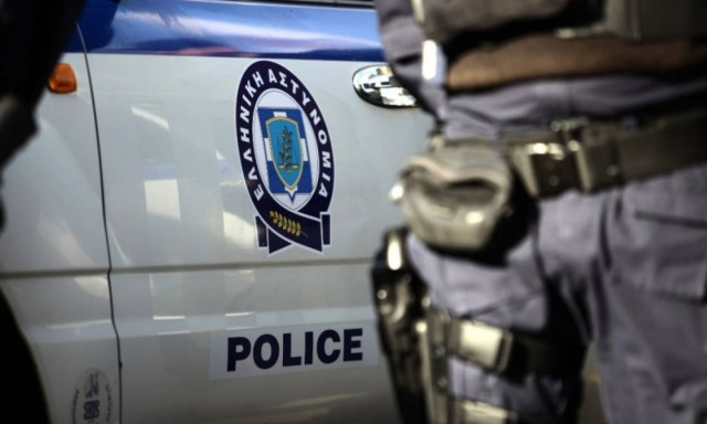 Έφοδος της αστυνομίας σε στέκι πασίγνωστης τραγουδίστριας και επιχειρηματιών