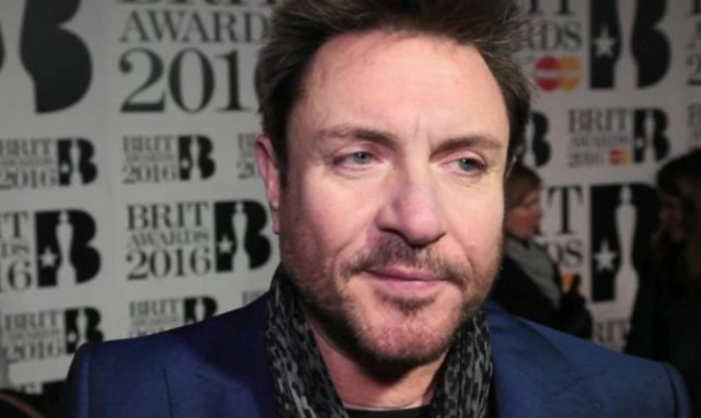 Νέο τραγούδι με τη βοήθεια του κοινού για τον Σάιμον Λε Μπον