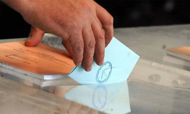 Δημοσκόπηση - «χαστούκι» για την κυβέρνηση: Παγιώνεται η διαφορά υπέρ της ΝΔ