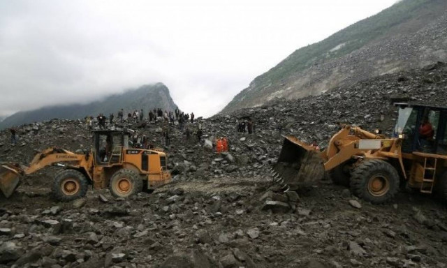 Εικόνες αποκάλυψης στη Κίνα: Βουνό καταπλάκωσε χωριό – Τουλάχιστον 141 αγνοούμενοι