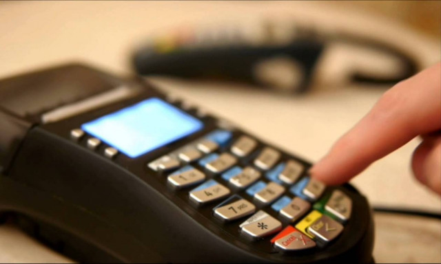 Έμποροι και δικηγόροι προσφεύγουν στο ΣτΕ κατά των πληρωμών με POS