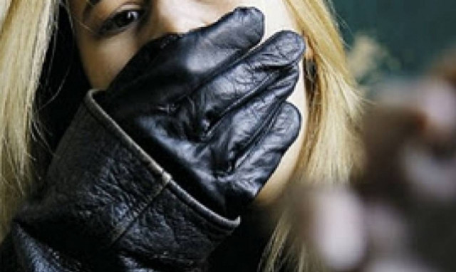 Τρόμος στον Πειραιά: Καταγγελίες για «δράκο» που επιτίθεται σε γυναίκες