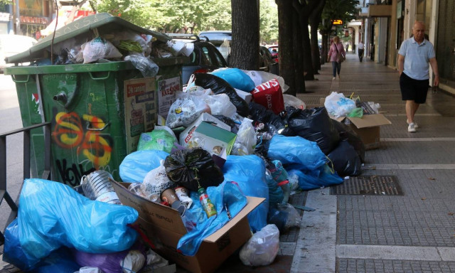 Εισαγγελική έρευνα για τα βουνά των σκουπιδιών