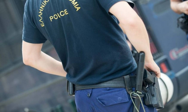 Χειροπέδες σε συμμορία τύπου «Καμόρα» που δρούσε στη Δυτική Αττική