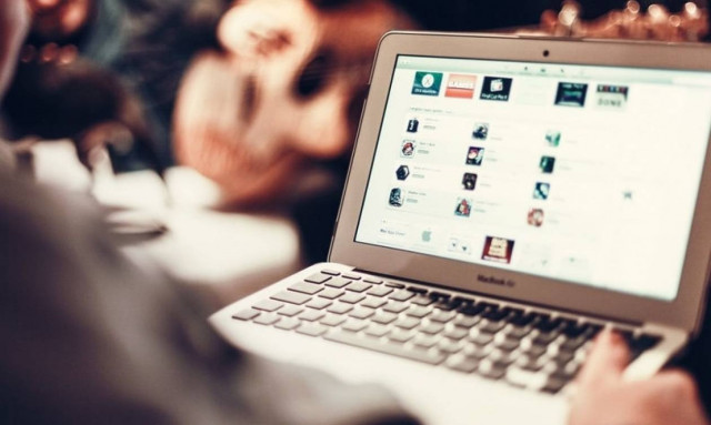 Σοκ: Διευθυντής νεανικής ομάδας ποδοσφαίρου εκβίαζε ανήλικους να του στέλνουν γυμνές φωτογραφίες