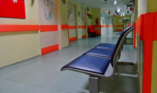 Παίδων Πεντέλης: Αναβολή σοβαρών χειρουργείων λόγω έλλειψης ορθοπαιδικών υλικών