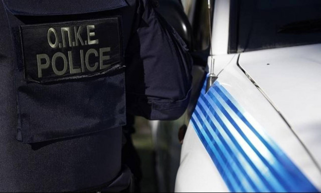 Πεδίο βολής το Μενίδι: Σφαίρα έσκασε 30 εκατοστά από το κεφάλι νεαρού την ώρα που κοιμόταν (vid)