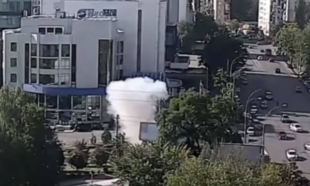 Σοκάρει η στιγμή της έκρηξης παγιδευμένου οχήματος στο Κίεβο (vid)