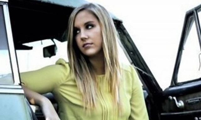 Σοκ: Δασκάλα έκανε στοματικό έρωτα σε μαθητή της στο πάρκο - Την έπιασαν επ’ αυτοφώρω