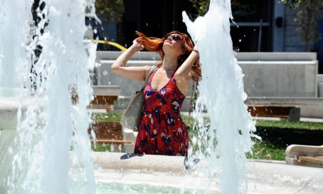 Καιρός: «Καμίνι» από αύριο η Ελλάδα - Έρχεται ο ισχυρότερος καύσωνας της δεκαετίας