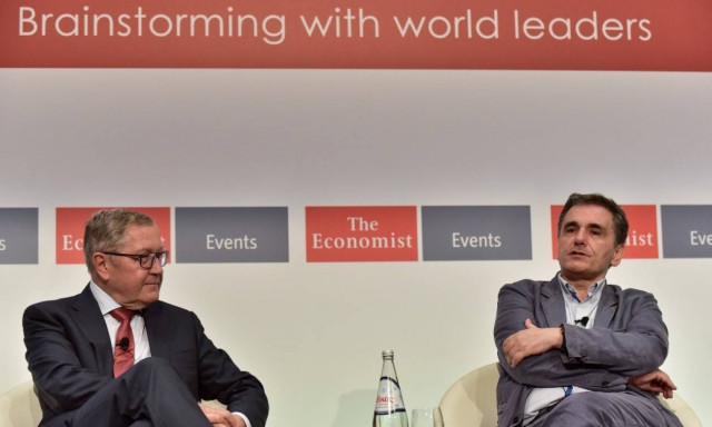 Έξοδος στις αγορές: Ο Ρέγκλινγκ «τράβηξε το αυτί» στην κυβέρνηση αλλά ο Τσακαλώτος… πανηγυρίζει!