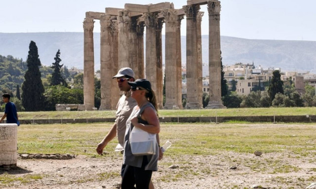 Τράπεζα της Ελλάδος για Τουρισμό: Περισσότερες αφίξεις, λιγότερα έσοδα