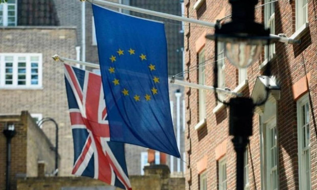 Το Ηνωμένο Βασίλειο έχει ήδη αφαιρεθεί από τον χάρτη της Ε.Ε. σε γαλλικά σχολικά εγχειρίδια