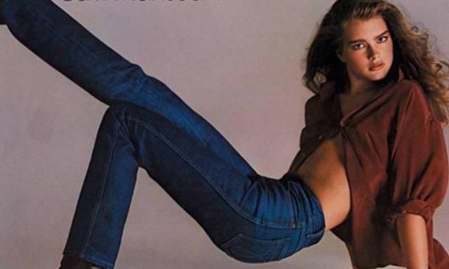 Αν και είναι 52 ετών διαθέτει κορμί... 20άρας! (pics)