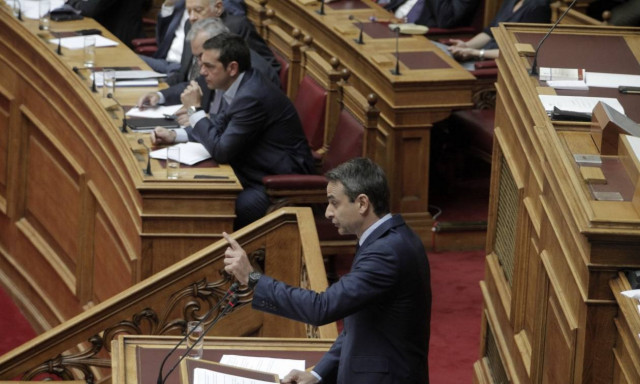 Τσίπρας: Κάνεις αντιπολίτευση εναντίον της Πατρίδας! - Μητσοτάκης: Μη μας κάνεις εσύ υποδείξεις!