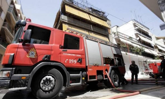 Φωτιά στα κρατητήρια της Αστυνομικής Διεύθυνσης Σάμου – Στο νοσοκομείο οκτώ άτομα
