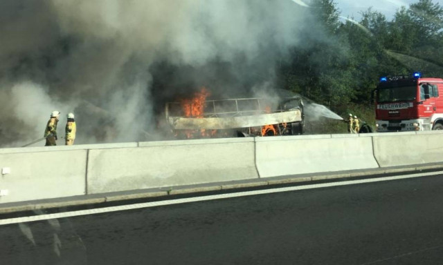 Πολύνεκρο τροχαίο με λεωφορείο στη Γερμανία: Μάχη με τη ζωή δίνουν οι περισσότεροι τραυματίες (Vid)