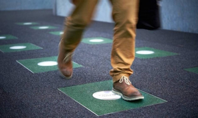 Βαδίζοντας, παράγουν... ηλεκτρισμό!