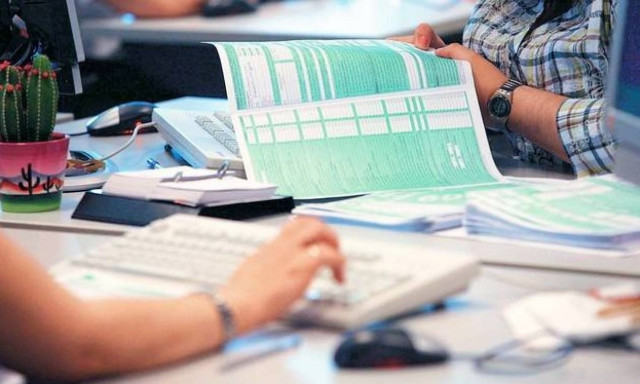 Φορολογικές δηλώσεις 2017: Ποια είναι τα πρόστιμα για όσους δεν τις υποβάλουν εμπρόθεσμα