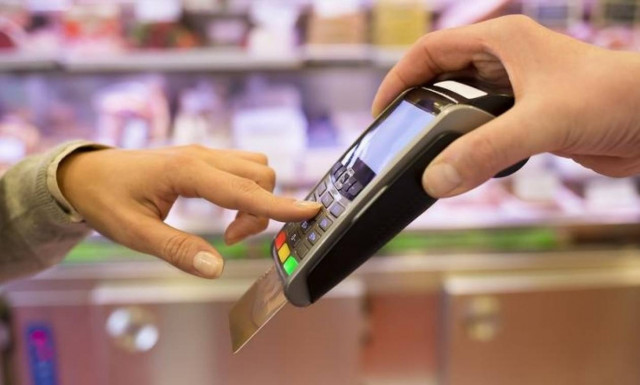 Πλαστικό χρήμα - Ξεκινούν οι κληρώσεις από την Εφορία: Πώς θα κερδίσετε 1.000 ευρώ!