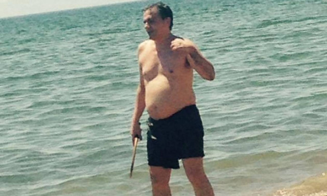 Ευκλείδης Τσακαλώτος: Έπαιξε beach volley στις διακοπές του στην Ηλεία