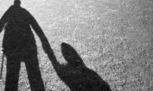 Σοκ: Επιχειρηματίας ασελγούσε σε 14χρονη εν γνώσει της μητέρας της!