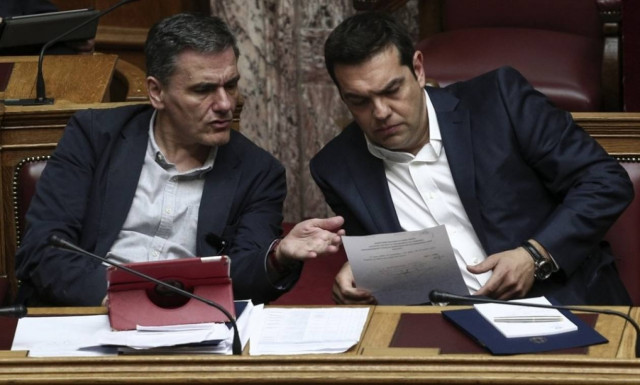 Βουλή: Έρχονται και άλλα μέτρα πριν τα μπάνια του λαού...