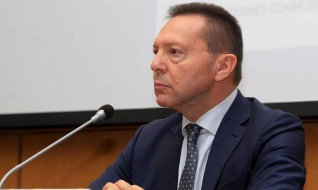 «Καμπανάκι» από Στουρνάρα: Νωρίς για έξοδο στις αγορές