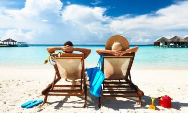 Επίδομα καλοκαιριού: Πότε πληρώνεται και πώς υπολογίζονται τα χρήματα της άδειας