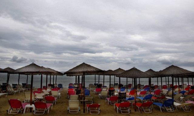 Καιρός: Καύσωνας… τέλος – Έρχονται βροχές και χαλαζοπτώσεις από την Κυριακή