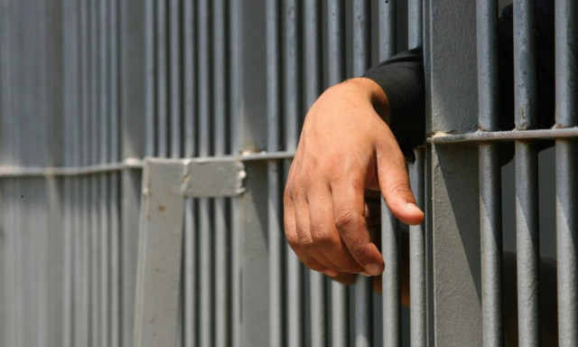 Έφοδος της ΕΛ.ΑΣ. σε κελιά στις φυλακές Κορυδαλλού - Βρέθηκαν μαχαίρι και κινητά