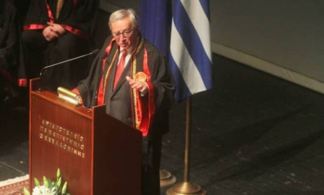 Ο «φιλέλληνας» Γιούνκερ και η επιλεκτική αμνησία μιας βασανισμένης χώρας