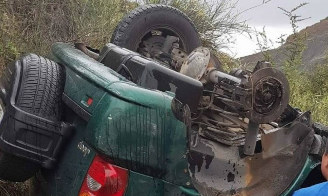 Λαμία: Έχασε τον έλεγχο του τζιπ και τούμπαρε - Εγκλωβίστηκαν οι επιβάτες (photos)