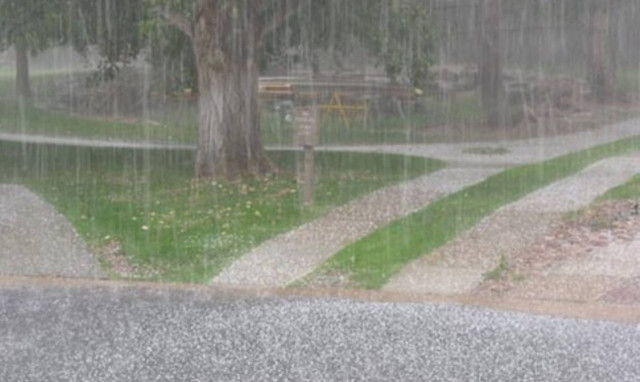 Κακοκαιρία: Στα «λευκά» το Μέτσοβο (video)