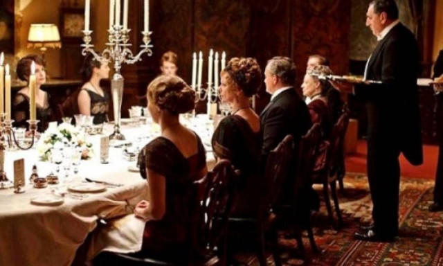 Αυτή είναι η τελευταία σχολή στην Ελβετία που διδάσκει καλούς τρόπους! (pics)