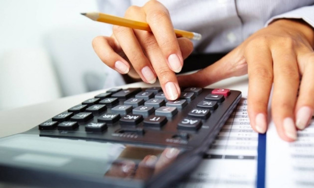 Φορολογικές δηλώσεις 2017: Φόρος 3.237 ευρώ για εισόδημα 921 ευρώ!