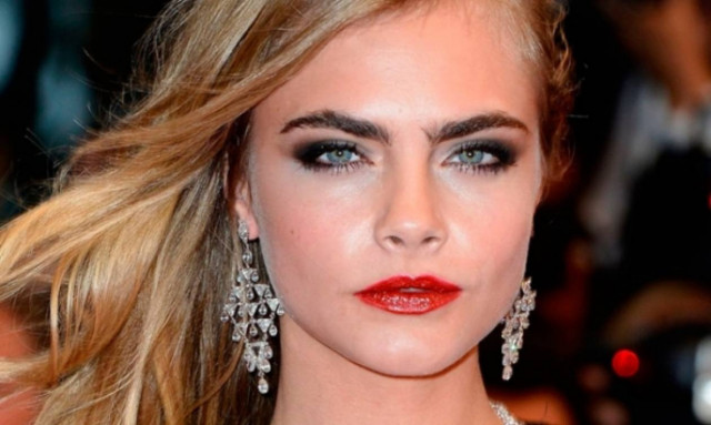 Η Κάρα Ντελεβίν ξύρισε το κεφάλι της! - Διαβάστε το λόγο... (pics)