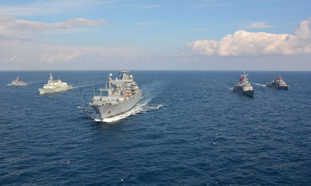 «Κόκκινος συναγερμός» σε Αιγαίο και Κύπρο: Οι Τούρκοι δεσμεύουν με NAVTEX και το Καστελλόριζο