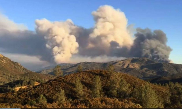 Στις φλόγες η Καλιφόρνια: Εκκενώθηκε ολόκληρη πόλη (Vids)