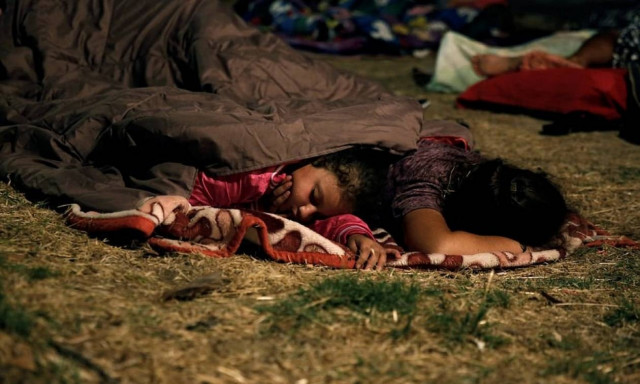 Κως Σεισμός: Φοβούνται νέο ισχυρό σεισμό - Δεύτερη νύχτα στους δρόμους οι κάτοικοι του νησιού (Pics)