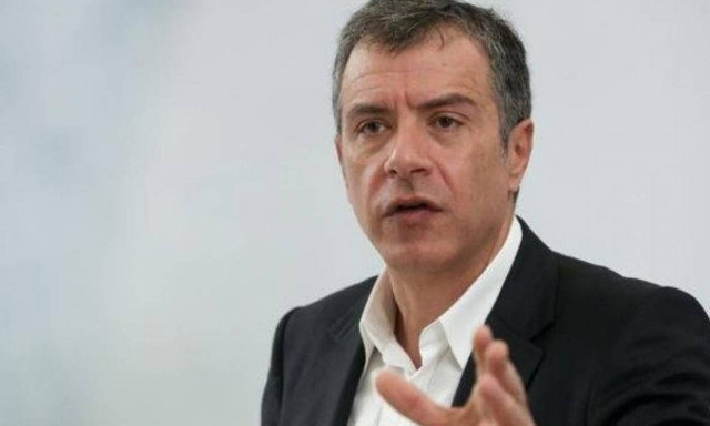 Θεοδωράκης: Ο Βαρουφάκης έχει τεράστιες ευθύνες αλλά ψεύτης δεν είναι