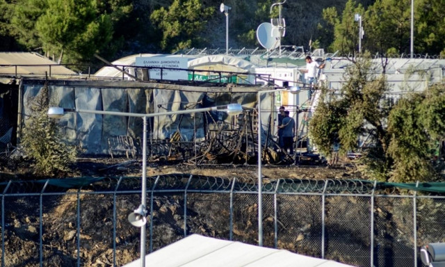 Μόρια: Μεγάλη επιχείρηση «σκούπα» της αστυνομίας με δεκάδες συλλήψεις