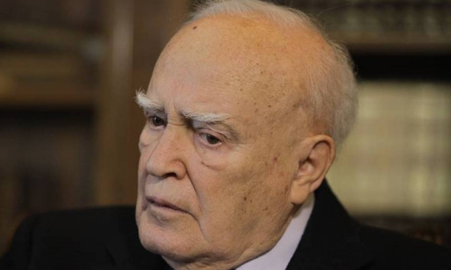 Εξιτήριο πήρε ο Κάρολος Παπούλιας – Ποια είναι η κατάσταση της υγείας του