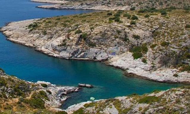 Θρίλερ στη Γλυφάδα με πτώμα γυναίκας