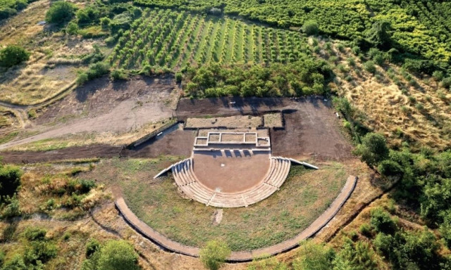 Την πρώτη πανσέληνο του Αυγούστου ανοίγει για το κοινό το Αρχαίο Θέατρο της Μίεζας
