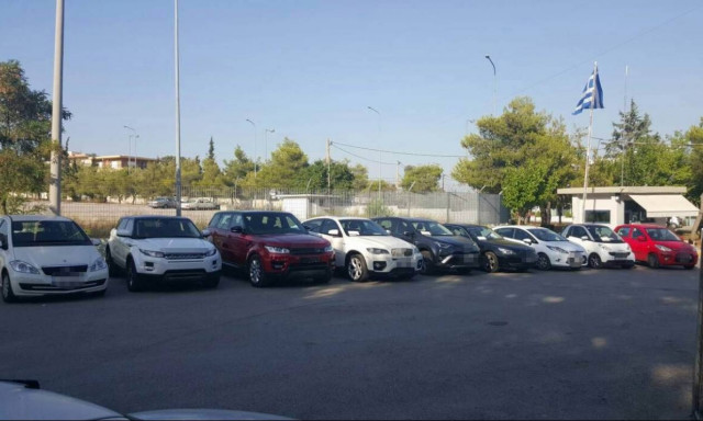 Εξαρθρώθηκε η σπείρα που έκλεβε πολυτελή οχήματα – Θύματα πασίγνωστοι επιχειρηματίες και εφοπλιστές