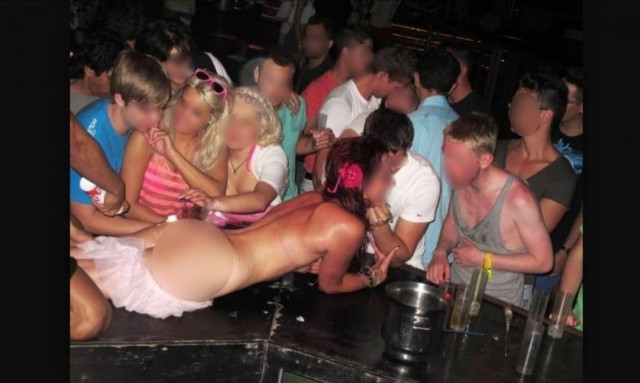 Κάβος: Τα σεξουαλικά όργια με ολόγυμνες και μεθυσμένες τουρίστριες στην Κέρκυρα που έγιναν viral