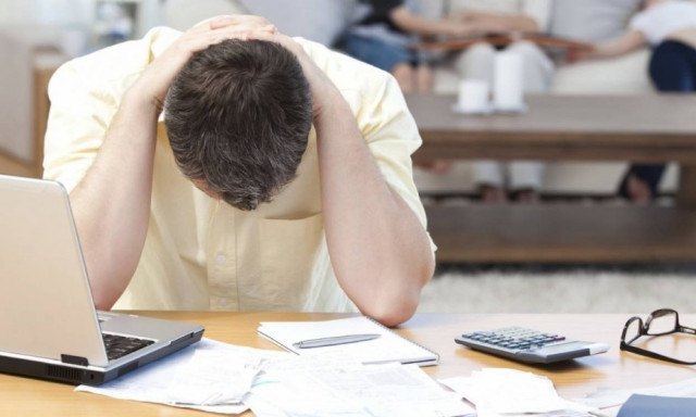 Το καλοκαίρι φεύγει τα... «φουσκωμένα» ραβασάκια της εφορίας έρχονται!