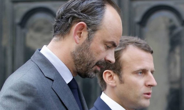 Μεγάλη πτώση της δημοτικότητας του Μακρόν και του πρωθυπουργού Φιλίπ